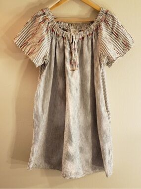 (L) Off-The-Shoulder Dress